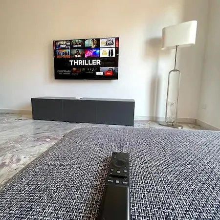 Lux Lorenzo شقة *